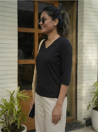 T- Shirt V  Neck Elbow  Sleeve Black